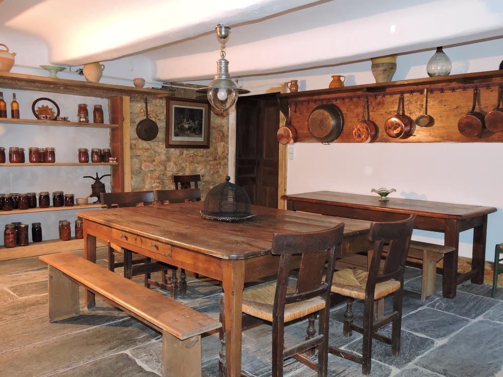 Domaine Le Castelet Bed & Breakfast Кастр Екстериор снимка