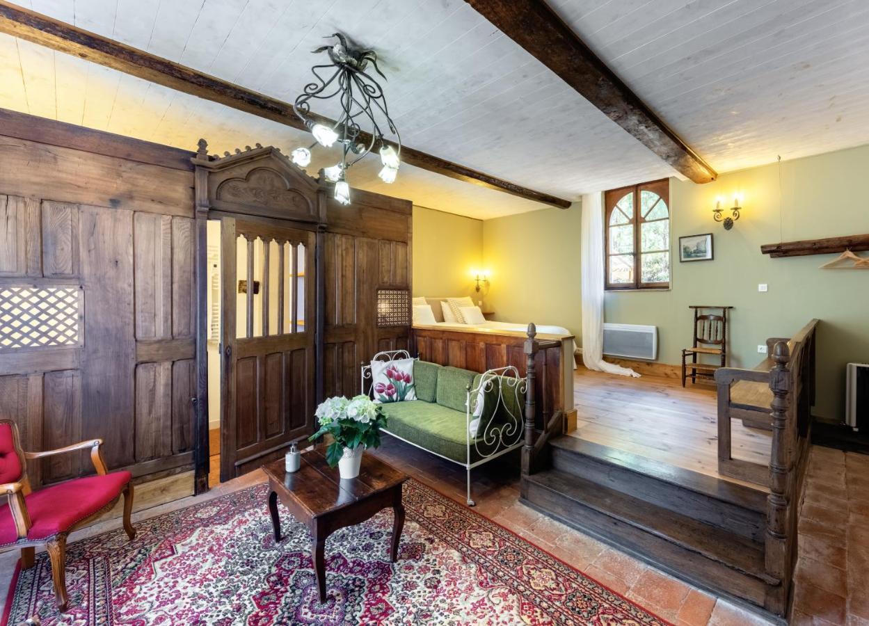 Domaine Le Castelet Bed & Breakfast Кастр Екстериор снимка