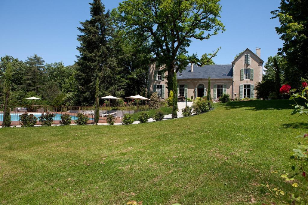 Domaine Le Castelet Bed & Breakfast Кастр Екстериор снимка
